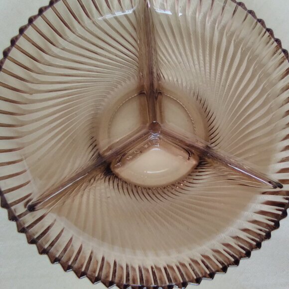 Veropa French Glass Divided Serving Plate - Picture 5 of 7